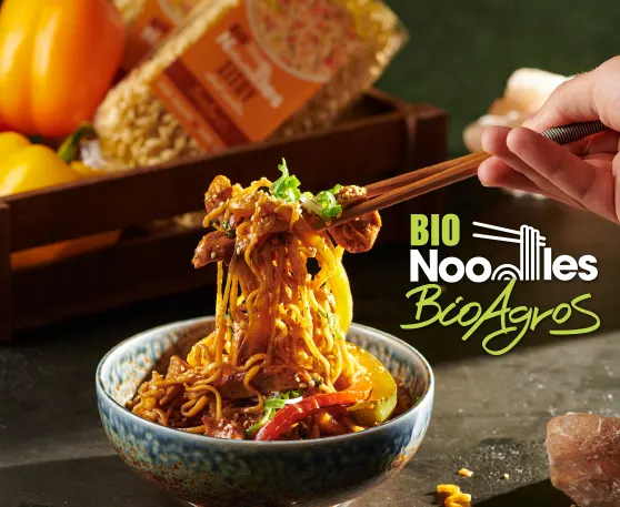 Noodles Σίτου ΒιοΑγρός με stir fry λαχανικά και κοτόπουλο